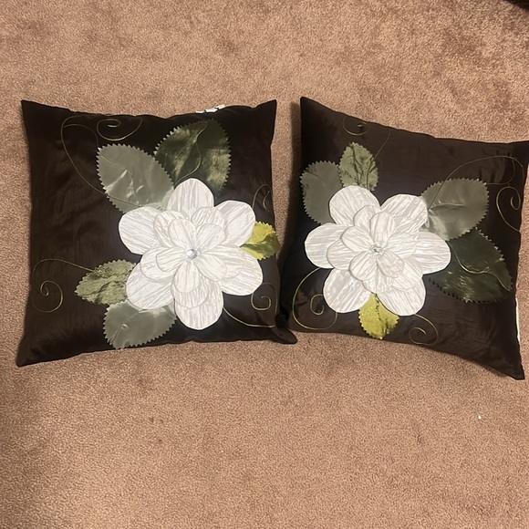 Kohl's Accents Pair Of Feather Flower Throw Pillows Poshmark